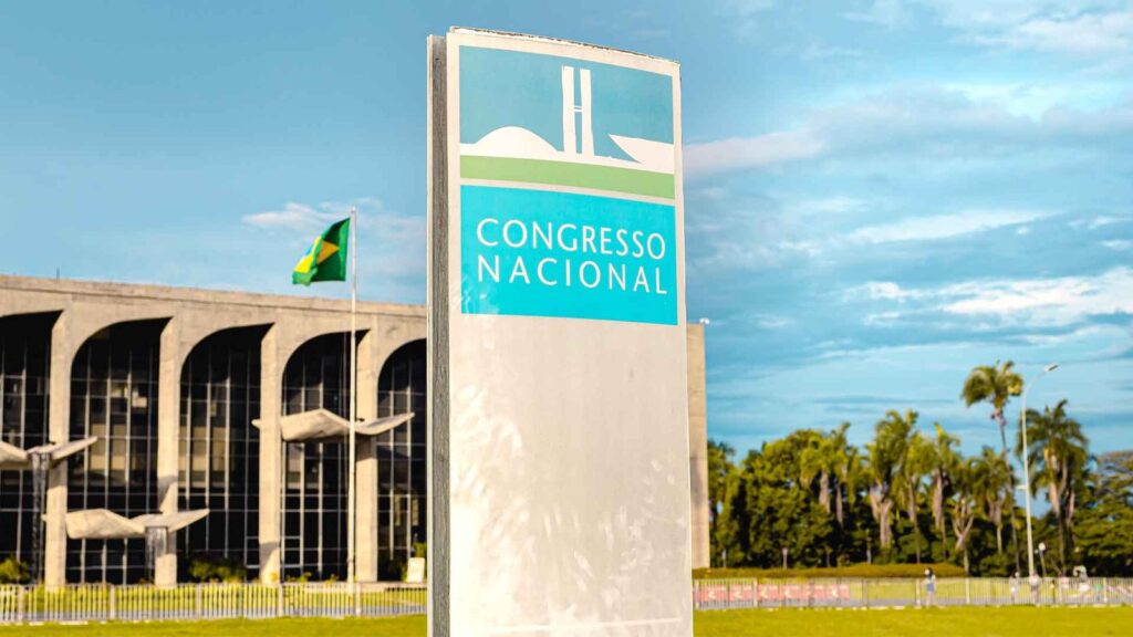 unificação dos impostos ICMS e ISS em um novo imposto, o IBS, através da Reforma Tributária proposta pela PEC 45/19